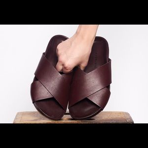 Everlane slides